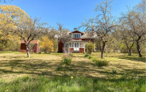 4 Bedroom Gorgeous Home In Vikbolandet